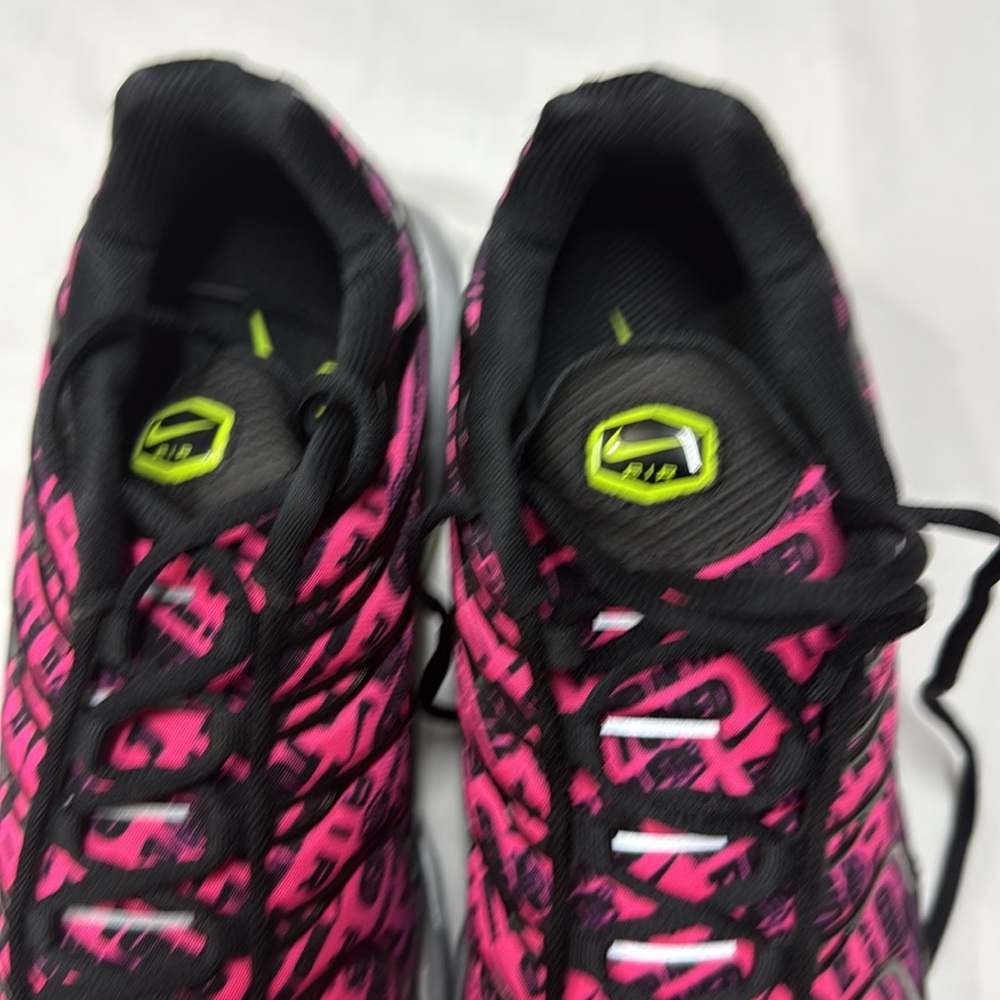 NEW Nike Air Max Plus Mercurial Mens Low Tuned Air Casual Shoes FJ4883-001 - Picture 2 of 16